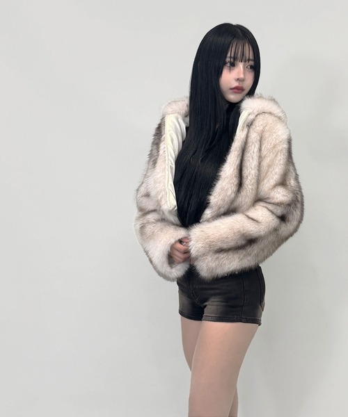 FOLLOWIN（フォロウィン）の「４color/【 トレンドのファージャケット 】フード付きファーボリュームショートアウター（その他アウター・レディース・ホワイト/カーキ/ブラウン/ブラック・FREE）」の19枚目の写真