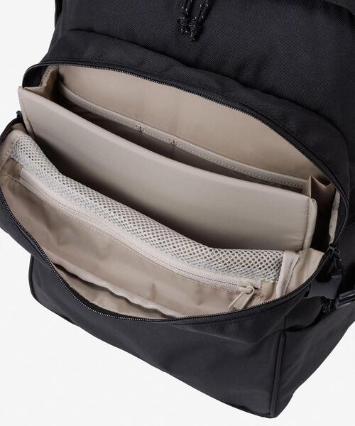 THE NORTH FACE（ザノースフェイス）の「THE NORTH FACE　Boulder Daypack（バックパック/リュック・メンズ・ブラック/カーキ/グレー系その他・ONE）」の4枚目の写真