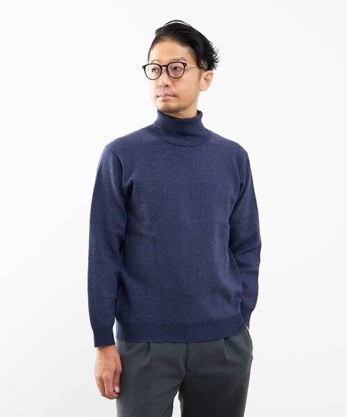 MEN'S MELROSE（メンズメルローズ）の「プレーティングカノコタートルネックニット | ウォッシャブル（ニット/セーター・メンズ・ブラック/ネイビー/ブラウン/グレー・2/4/3）」の4枚目の写真