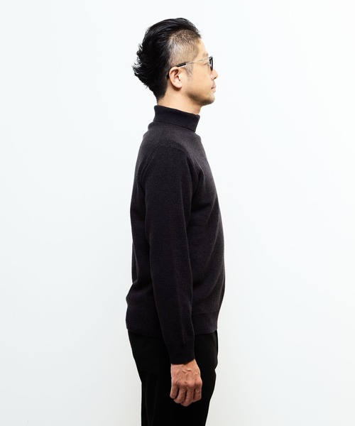 MEN'S MELROSE（メンズメルローズ）の「プレーティングカノコタートルネックニット | ウォッシャブル（ニット/セーター・メンズ・ブラック/ネイビー/ブラウン/グレー・2/4/3）」の8枚目の写真