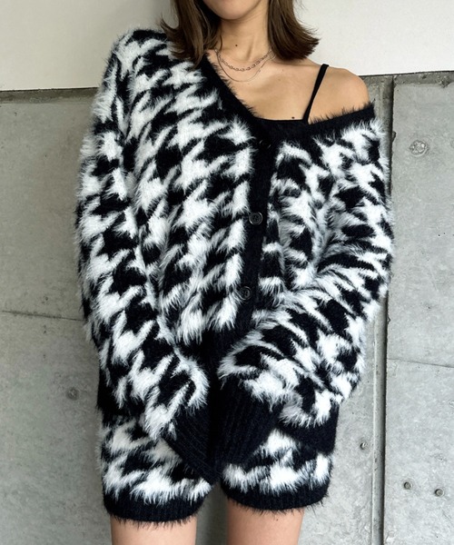 EGOIST（エゴイスト）の「千鳥柄シャギーニットカーディガン（カーディガン/ボレロ・レディース・ベージュ/ブラック・FREE）」の9枚目の写真