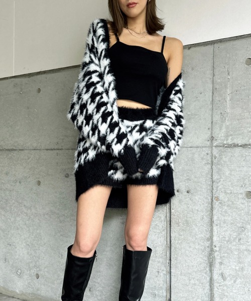 EGOIST（エゴイスト）の「千鳥柄シャギーニットカーディガン（カーディガン/ボレロ・レディース・ベージュ/ブラック・FREE）」の12枚目の写真