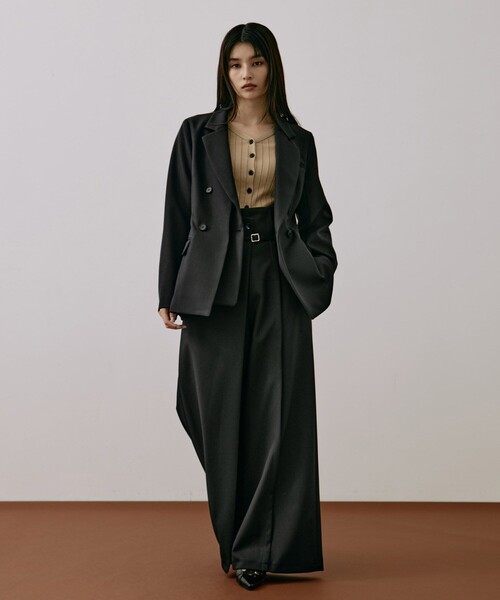 UNITED TOKYO（ユナイテッドトウキョウ）の「HAKAMAアシメジャケット｜セットアップ/オフィスカジュアル/オケージョン/秋服/冬服（テーラードジャケット・レディース・ブラック/ベージュ・1/2）」の15枚目の写真