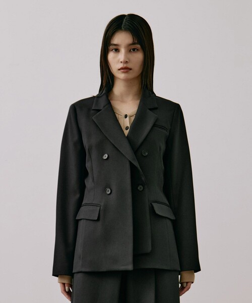 UNITED TOKYO（ユナイテッドトウキョウ）の「HAKAMAアシメジャケット｜セットアップ/オフィスカジュアル/オケージョン/秋服/冬服（テーラードジャケット・レディース・ブラック/ベージュ・1/2）」の19枚目の写真