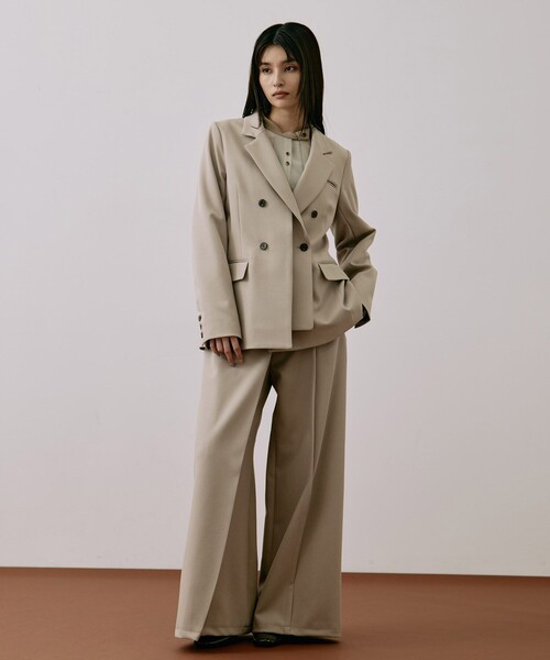 UNITED TOKYO（ユナイテッドトウキョウ）の「HAKAMAアシメジャケット｜セットアップ/オフィスカジュアル/オケージョン/秋服/冬服（テーラードジャケット・レディース・ブラック/ベージュ・1/2）」の6枚目の写真