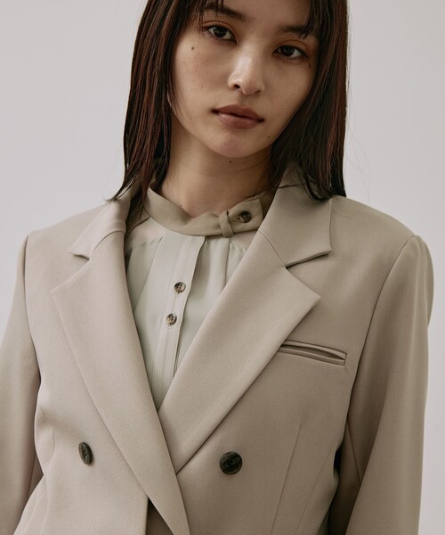 UNITED TOKYO（ユナイテッドトウキョウ）の「HAKAMAアシメジャケット｜セットアップ/オフィスカジュアル/オケージョン/秋服/冬服（テーラードジャケット・レディース・ブラック/ベージュ・1/2）」の10枚目の写真