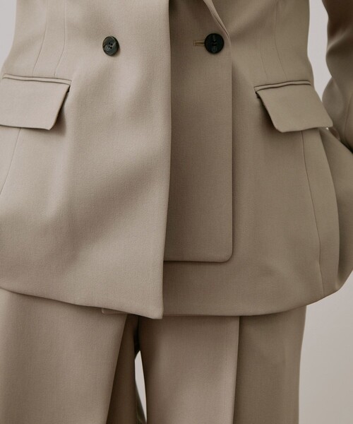 UNITED TOKYO（ユナイテッドトウキョウ）の「HAKAMAアシメジャケット｜セットアップ/オフィスカジュアル/オケージョン/秋服/冬服（テーラードジャケット・レディース・ブラック/ベージュ・1/2）」の14枚目の写真