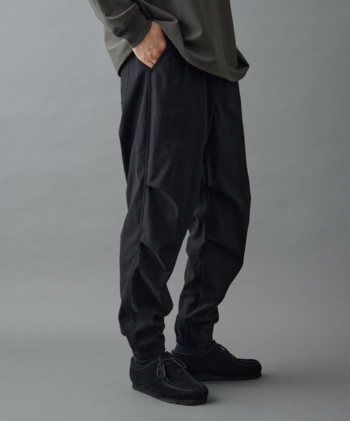 COLONY 2139（コロニートゥーワンスリーナイン）の「ストレッチコールジョガーパンツ（その他パンツ・メンズ・ブラック/グレイッシュベージュ・MEDIUM/LARGE）」の6枚目の写真