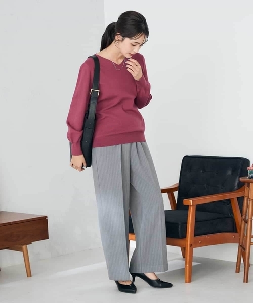 a.v.v（アーヴェヴェ）の「【洗える】Vネック美ラクるパフスリーブニット【WEB限定】（ニット/セーター・レディース・ピンク/ネイビー/ライラック/チャコールグレー・40/42/38/34/36）」の8枚目の写真