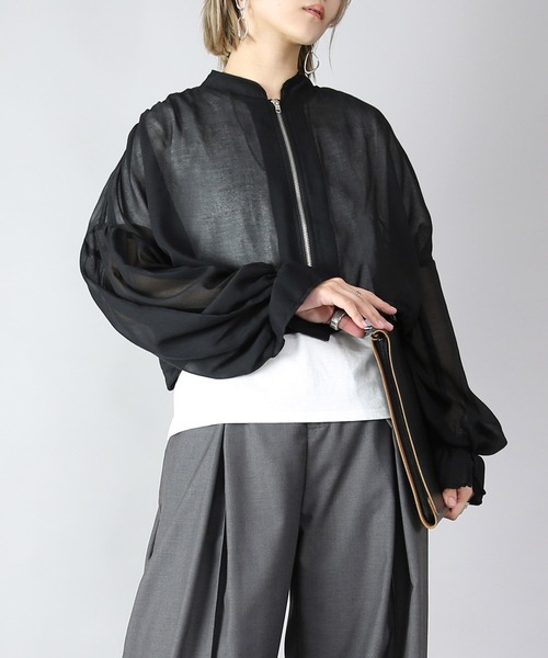 and it_（アンドイット）の「キャンディスリーブシアーブルゾン（ブルゾン・レディース・グレイッシュベージュ/ブラック・FREE）」の3枚目の写真