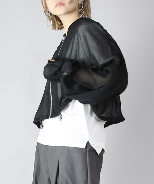 and it_（アンドイット）の「キャンディスリーブシアーブルゾン（ブルゾン・レディース・グレイッシュベージュ/ブラック・FREE）」の4枚目の写真