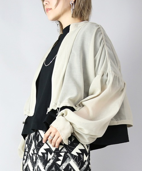 and it_（アンドイット）の「キャンディスリーブシアーブルゾン（ブルゾン・レディース・グレイッシュベージュ/ブラック・FREE）」の8枚目の写真