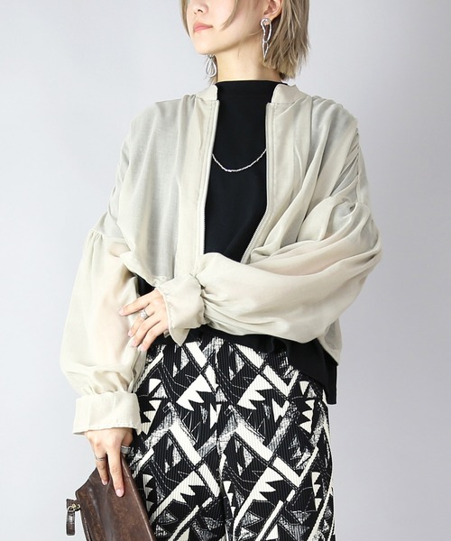 and it_（アンドイット）の「キャンディスリーブシアーブルゾン（ブルゾン・レディース・グレイッシュベージュ/ブラック・FREE）」の9枚目の写真