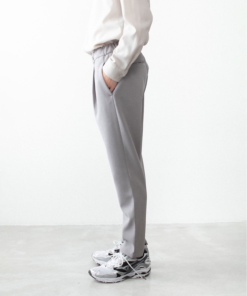 ATTACHMENT(アタッチメント)の「PEストレッチ ダブルクロス レギュラーフィット イージートラウザーズ / PE STRETCH DOUBLE CLOTH REGULAR FIT EASY TROUSERS(スラックス・メンズ・ダークブラウン/ライトグレー/ブラック・3/2/1)」の6枚目の写真