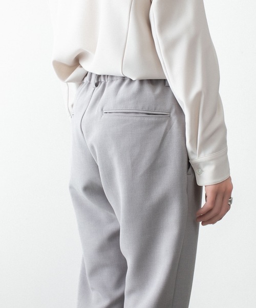 ATTACHMENT(アタッチメント)の「PEストレッチ ダブルクロス レギュラーフィット イージートラウザーズ / PE STRETCH DOUBLE CLOTH REGULAR FIT EASY TROUSERS(スラックス・メンズ・ダークブラウン/ライトグレー/ブラック・3/2/1)」の8枚目の写真