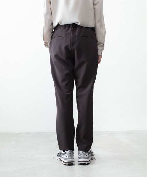 ATTACHMENT(アタッチメント)の「PEストレッチ ダブルクロス レギュラーフィット イージートラウザーズ / PE STRETCH DOUBLE CLOTH REGULAR FIT EASY TROUSERS(スラックス・メンズ・ダークブラウン/ライトグレー/ブラック・3/2/1)」の16枚目の写真