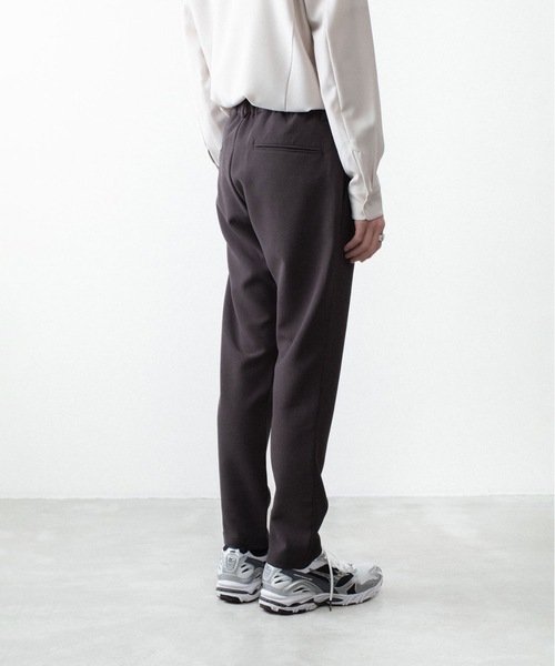 ATTACHMENT(アタッチメント)の「PEストレッチ ダブルクロス レギュラーフィット イージートラウザーズ / PE STRETCH DOUBLE CLOTH REGULAR FIT EASY TROUSERS(スラックス・メンズ・ダークブラウン/ライトグレー/ブラック・3/2/1)」の17枚目の写真