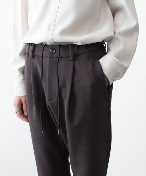 ATTACHMENT(アタッチメント)の「PEストレッチ ダブルクロス レギュラーフィット イージートラウザーズ / PE STRETCH DOUBLE CLOTH REGULAR FIT EASY TROUSERS(スラックス・メンズ・ダークブラウン/ライトグレー/ブラック・3/2/1)」の20枚目の写真
