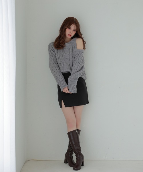 M DOLLY(エムドリー)の「open shoulder viola knit tops/オープンショルダーヴィオラニットトップス(ニット/セーター・レディース・グレー/ブラック/アイボリー・FREE)」の7枚目の写真