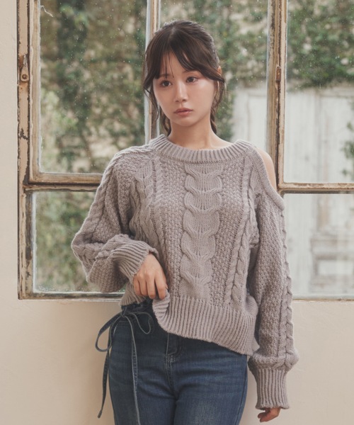 M DOLLY(エムドリー)の「open shoulder viola knit tops/オープンショルダーヴィオラニットトップス(ニット/セーター・レディース・グレー/ブラック/アイボリー・FREE)」の8枚目の写真