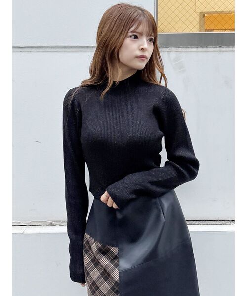 MURUA(ムルーア)の「バイカラーラメクロップドニット(ニット/セーター・レディース・ブラック/ブルー/ボルドー/アイボリー・FREE)」の10枚目の写真