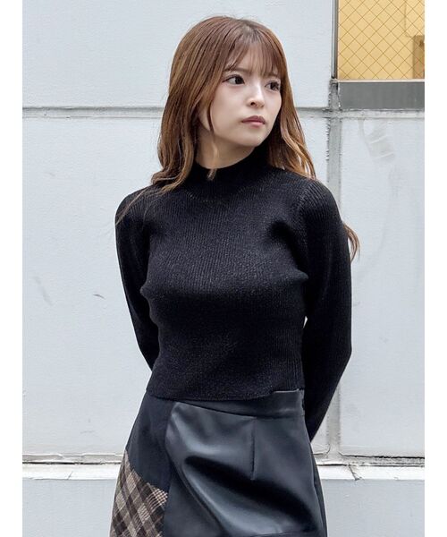 MURUA(ムルーア)の「バイカラーラメクロップドニット(ニット/セーター・レディース・ブラック/ブルー/ボルドー/アイボリー・FREE)」の11枚目の写真