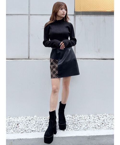 MURUA(ムルーア)の「バイカラーラメクロップドニット(ニット/セーター・レディース・ブラック/ブルー/ボルドー/アイボリー・FREE)」の13枚目の写真