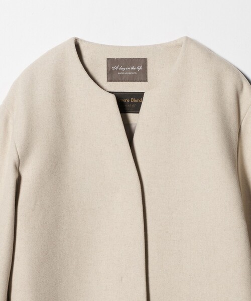 A DAY IN THE LIFE UNITED ARROWS(アデイインザライフユナイテッドアローズ)の「キーネック ショートコート <A DAY IN THE LIFE>(ノーカラーコート・レディース・ロイヤルブルー/オフホワイト/ブラック・FREE)」の12枚目の写真