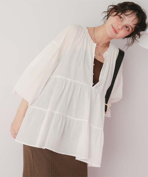 titivate（ティティベイト）の「コットンボイルティアードチュニック/トップス（シャツ/ブラウス・レディース・オフホワイト/ライトピンク/ライトブルー/グレイッシュベージュ/ブラック・FREE）」の9枚目の写真
