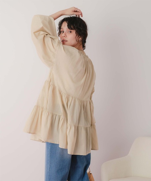 titivate（ティティベイト）の「コットンボイルティアードチュニック/トップス（シャツ/ブラウス・レディース・オフホワイト/ライトピンク/ライトブルー/グレイッシュベージュ/ブラック・FREE）」の17枚目の写真