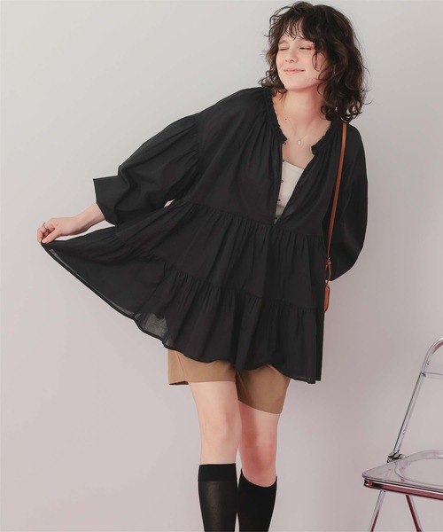 titivate（ティティベイト）の「コットンボイルティアードチュニック/トップス（シャツ/ブラウス・レディース・オフホワイト/ライトピンク/ライトブルー/グレイッシュベージュ/ブラック・FREE）」の14枚目の写真