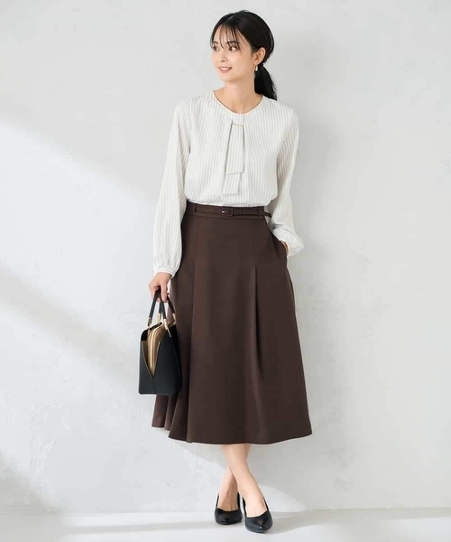 a.v.v（アーヴェヴェ）の「【洗える/イージーケア/ストレッチ】パウダーツイルフレアスカート（スカート・レディース・ブラック/ブラウン・36/40/38）」の5枚目の写真
