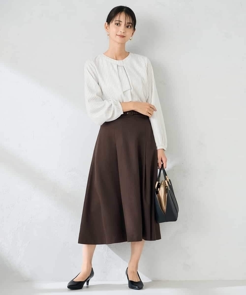 a.v.v（アーヴェヴェ）の「【洗える/イージーケア/ストレッチ】パウダーツイルフレアスカート（スカート・レディース・ブラック/ブラウン・36/40/38）」の7枚目の写真