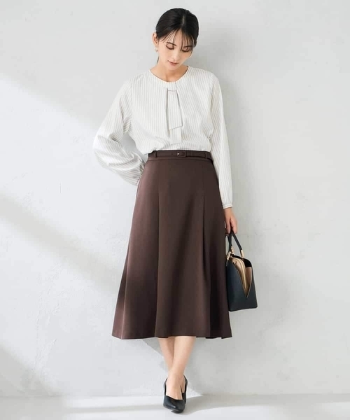 a.v.v（アーヴェヴェ）の「【洗える/イージーケア/ストレッチ】パウダーツイルフレアスカート（スカート・レディース・ブラック/ブラウン・36/40/38）」の8枚目の写真
