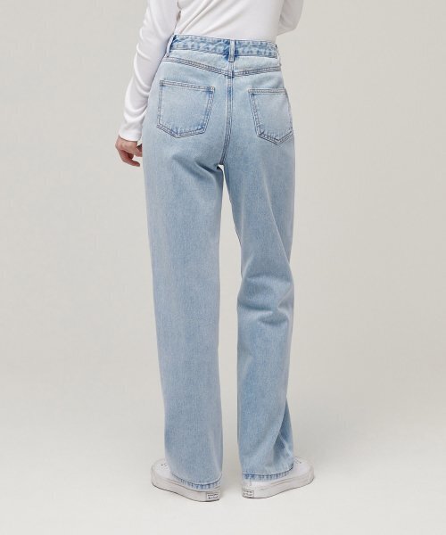 MUSINSA STANDARD WOMAN（ムシンサスタンダードウーマン）の「ウィメンズストレートデニムパンツ[ライトインディゴ]（デニムパンツ・レディース・その他・32/30/23/24/25/26/27/28/29）」の8枚目の写真