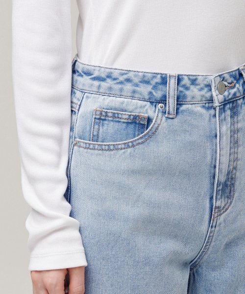 MUSINSA STANDARD WOMAN（ムシンサスタンダードウーマン）の「ウィメンズストレートデニムパンツ[ライトインディゴ]（デニムパンツ・レディース・その他・32/30/23/24/25/26/27/28/29）」の6枚目の写真