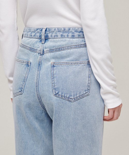 MUSINSA STANDARD WOMAN（ムシンサスタンダードウーマン）の「ウィメンズストレートデニムパンツ[ライトインディゴ]（デニムパンツ・レディース・その他・32/30/23/24/25/26/27/28/29）」の5枚目の写真