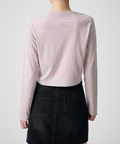 MUSINSA STANDARD WOMAN（ムシンサスタンダードウーマン）の「[クールタンダード] ウィメンズ クルーネック クロップ 長袖Tシャツ [デザートピンク]（Tシャツ/カットソー・レディース・その他・SMALL/MEDIUM/LARGE/X-SMALL）」の2枚目の写真