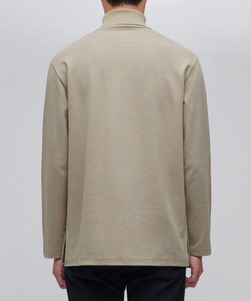 MUSINSA STANDARD（ムシンサスタンダード）の「ポンテタートルネック長袖Tシャツ[ベージュ]（Tシャツ/カットソー・メンズ・その他・SMALL/MEDIUM/LARGE/X-LARGE/XX-LARGE）」の2枚目の写真