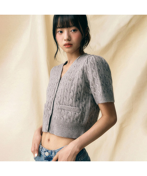 Vivacious(ビバシャス)の「Soft Cable Knit Cardigan - 7COL(カーディガン/ボレロ・レディース・アイボリー/スカイブルー/グリーン/ピンク/パープル/グレー/ブラック・FREE)」の4枚目の写真