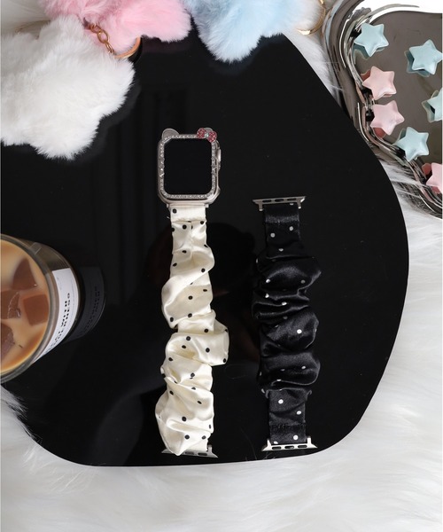 Vini(ヴィニ)の「ウィッシュコア ドットシュシュ風 AppleWatchバンド(デジタル腕時計・レディース・ホワイト/ブラック・38-41mm/42-45mm)」の1枚目の写真