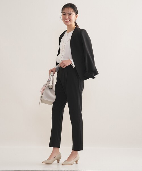 INDIVI（インディヴィ）の「【通勤スーツ／洗える】ストレッチタックテーパードパンツ（スーツパンツ・レディース・ブラック/ネイビー・42/40/38/36/34/19/15 /13/12/05/03）」の6枚目の写真