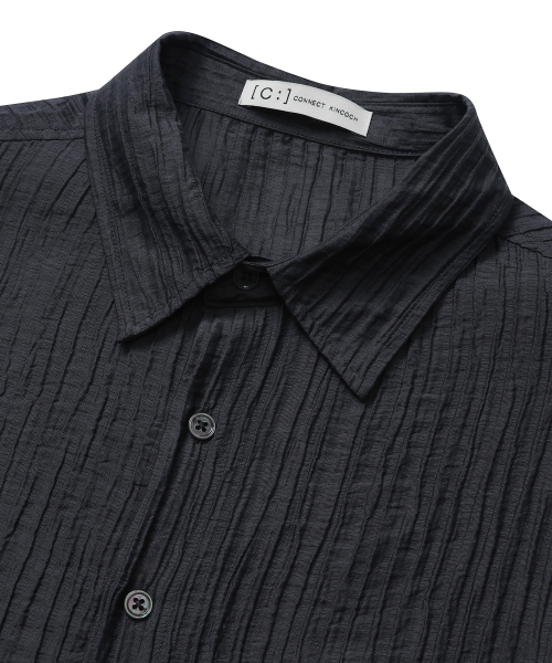 CONNECT KINLOCH(コネクトキンロック)の「プリーツ半袖シャツ(チャコール)(シャツ/ブラウス・メンズ・その他・MEDIUM/LARGE/X-LARGE)」の3枚目の写真