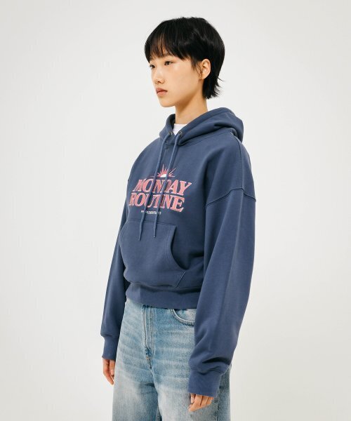 PHYSICAL DEPARTMENT(フィジカル デパートメント)の「ウーマンズマンデールーチンクロップフードヴィンテージネイビー(パーカー・レディース・その他・FREE)」の7枚目の写真