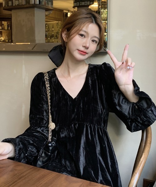 セール】Vネックフリル切替ベロアミニワンピース（ワンピース