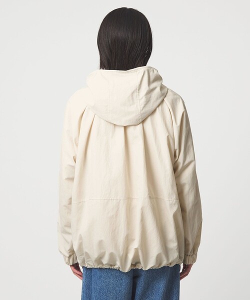 green label relaxing（グリーンレーベルリラクシング）の「［size SHORTあり］フーディー ブルゾン 撥水（マウンテンパーカー・レディース・ベージュ/ブラック/ナチュラル・SHORT/36/38）」の20枚目の写真