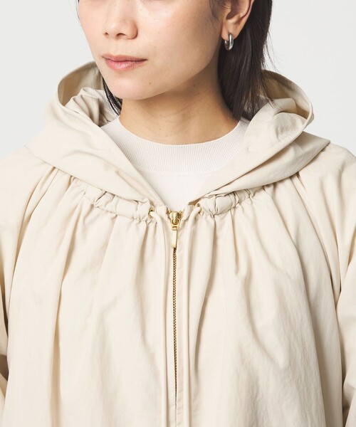 green label relaxing（グリーンレーベルリラクシング）の「［size SHORTあり］フーディー ブルゾン 撥水（マウンテンパーカー・レディース・ベージュ/ブラック/ナチュラル・SHORT/36/38）」の21枚目の写真