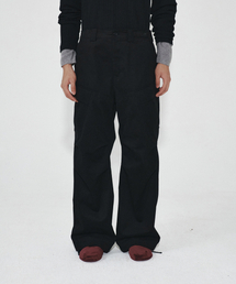 HEUTE（ホイテ）の「DIAGONAL CARGO PANTS (BLACK)（その他パンツ）」