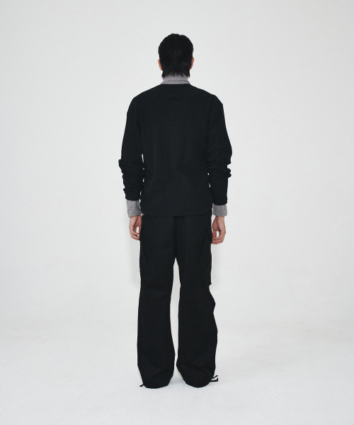 HEUTE(ホイテ)の「DIAGONAL CARGO PANTS (BLACK)(その他パンツ・メンズ・ブラック・LARGE/MEDIUM)」の8枚目の写真