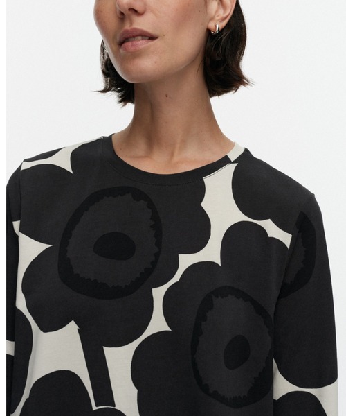 marimekko(マリメッコ)の「Kevat Unikko / Tunic(チュニック・レディース・ネイビー・MEDIUM/X-SMALL/SMALL/LARGE/X-LARGE)」の4枚目の写真